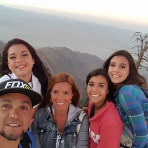 Meet your Posher, Laura silvana